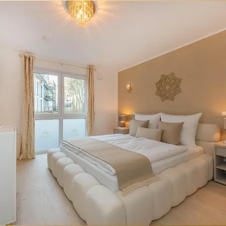 Goldkind Apartment *