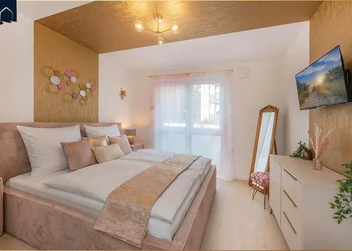 Goldkind Apartment *